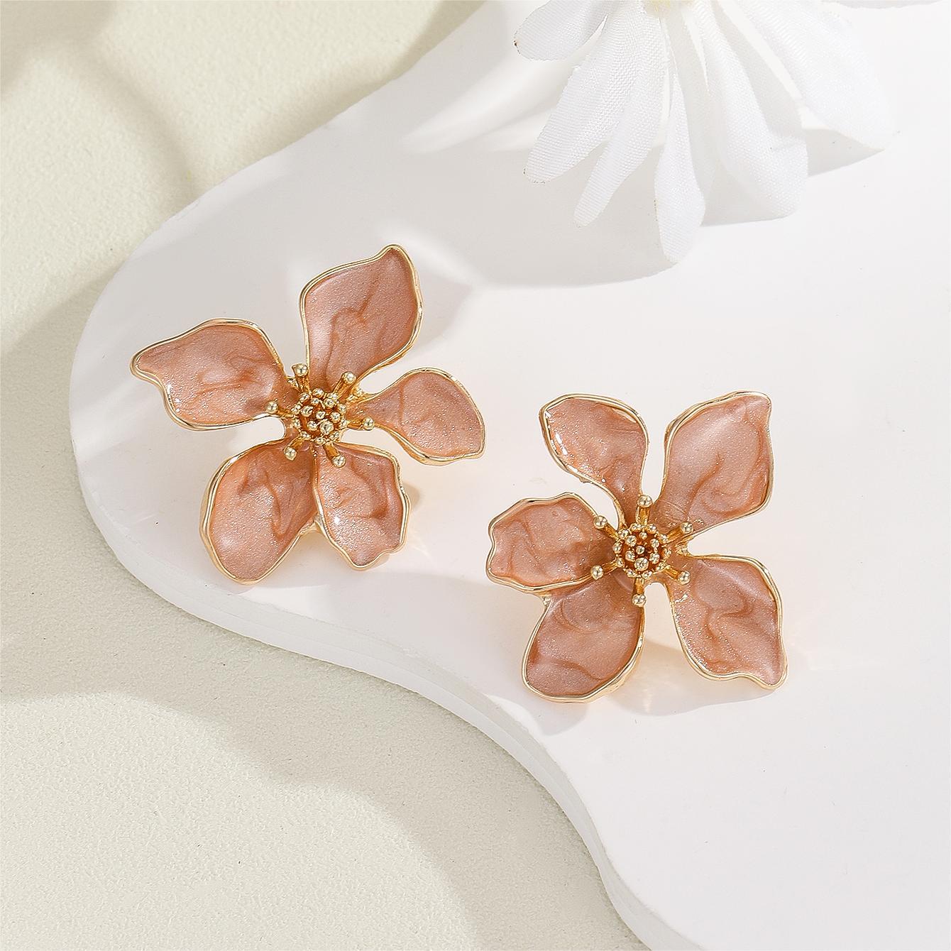Oil-dripping flower earrings exude a sense of elegance and sophistication for women. s925 earrings and stud earrings Hypersku