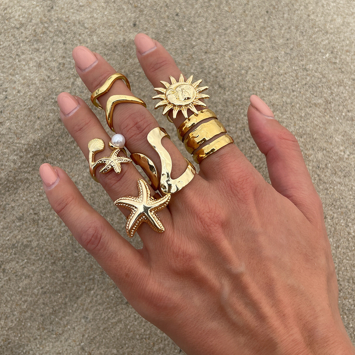 The ocean-style starfish fan shell ring has an irregular design and is a sunflower-shaped ring Hypersku