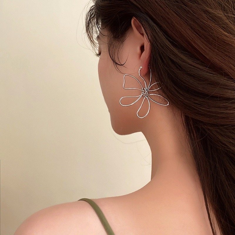 Minimalist line flower earrings design, elegant ear rings, sweet and fashionable earrings Hypersku